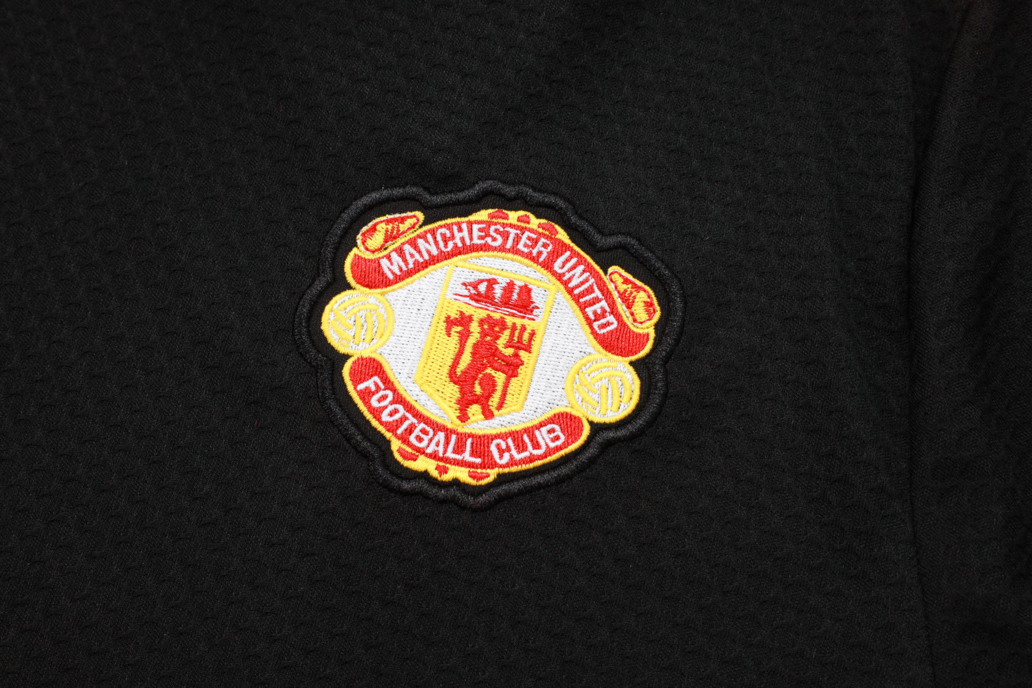 *NEW* 2025/26 Manchester United Terrace Icons Black Adults Kit