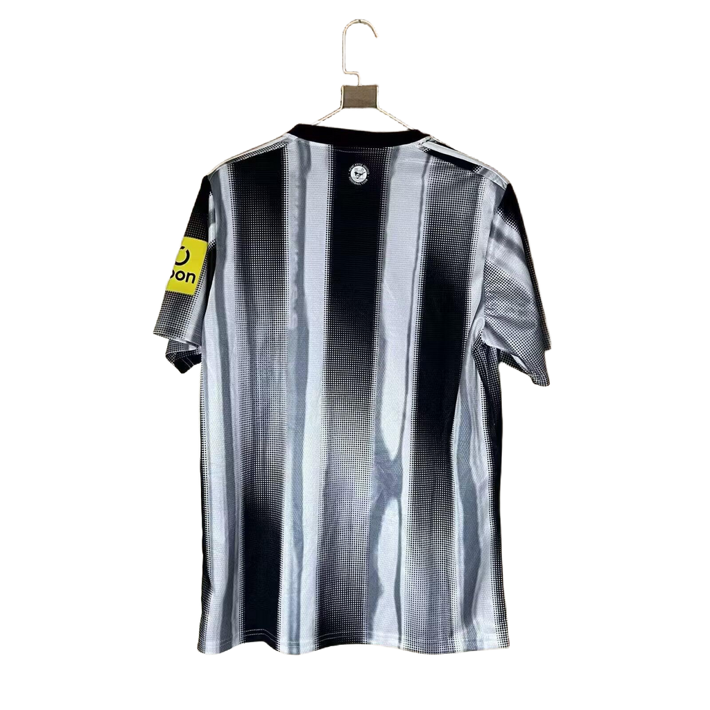 2025/26 Newcastle United Prematch Jersey - Fan Version